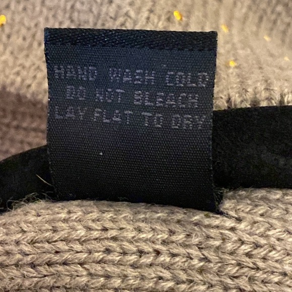 Steve Madden Tan / Olive Knit Beanie with  gold accents - one size - winter hat - Picture 7 of 8